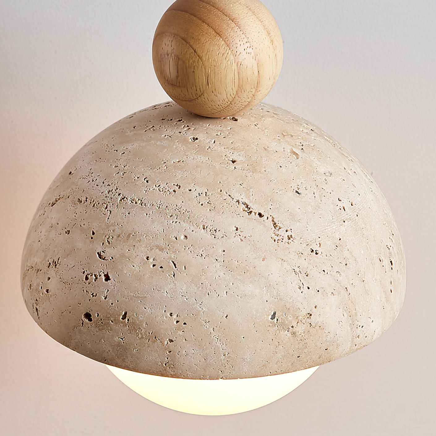 Moderne Pendelleuchte in Erdtönen
