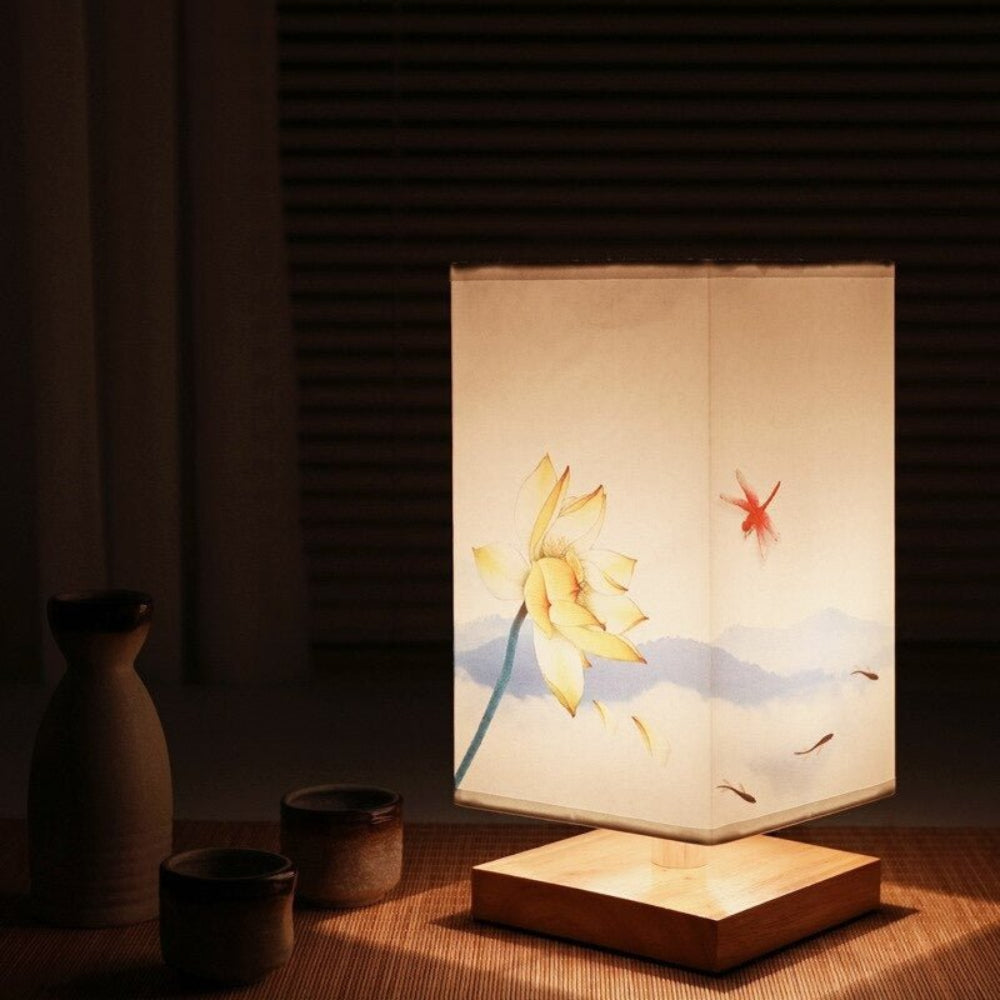 Minimalistische Tischlampe im Japandi-Stil