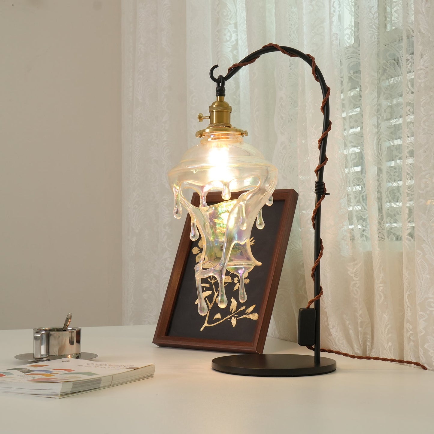 Moderne Minimalistische Tischlampe In Wassertropfenform