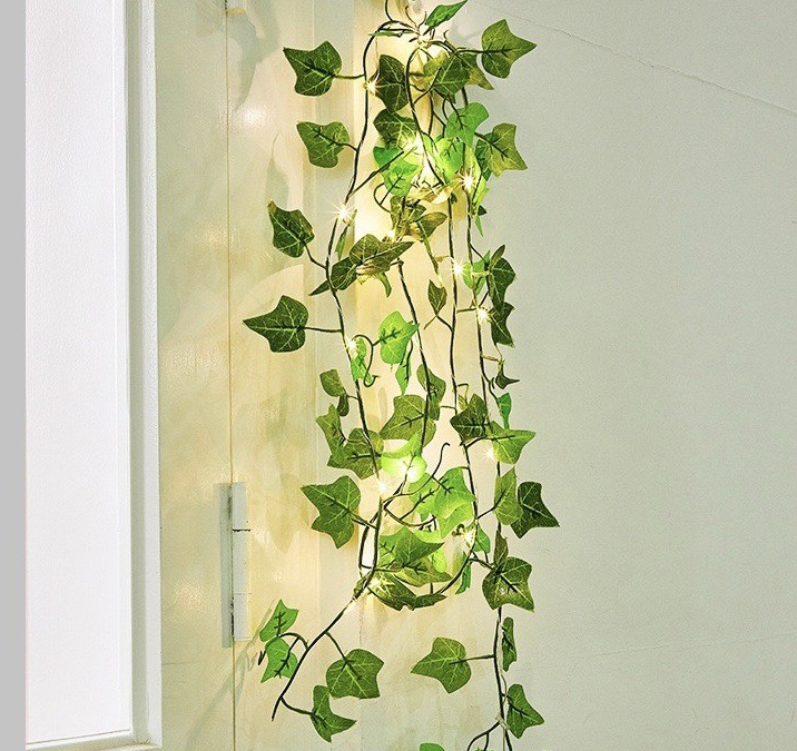 Beleuchtete Efeuranke für stimmungsvolle Dekoration