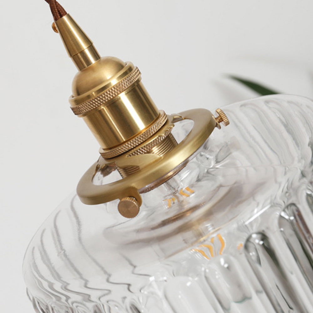 KristallAnhänger: Elegante Glas-Pendelleuchte mit zeitlosem Kristall-Entwurf