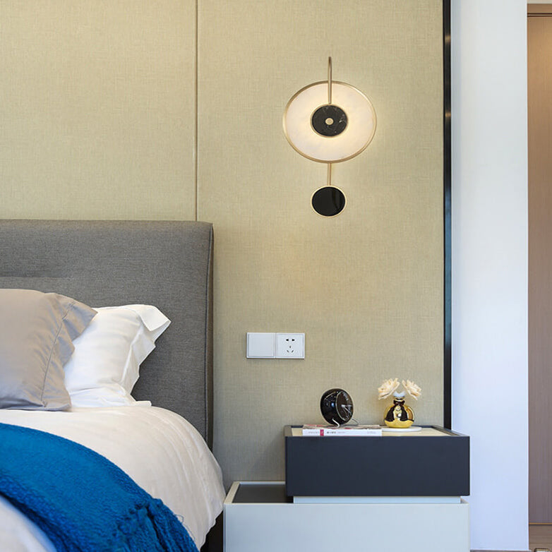Nordische Wandleuchte Mit LED Licht Und Uhrendesign