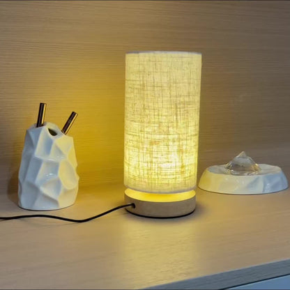 Minimalistische Nachttischlampe aus Holz