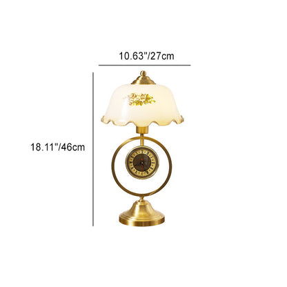 Vintage Tischlampe Mit Gerüschtem Schirm Und Uhrensockel