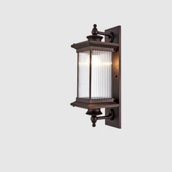 Rechteckige LED Außenwandleuchte Im Vintage Industriestil