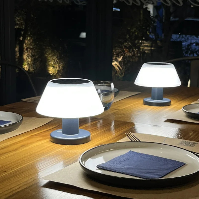 SolLicht: Solar-Tischlampe für stimmungsvolle Beleuchtung drinnen und draußen