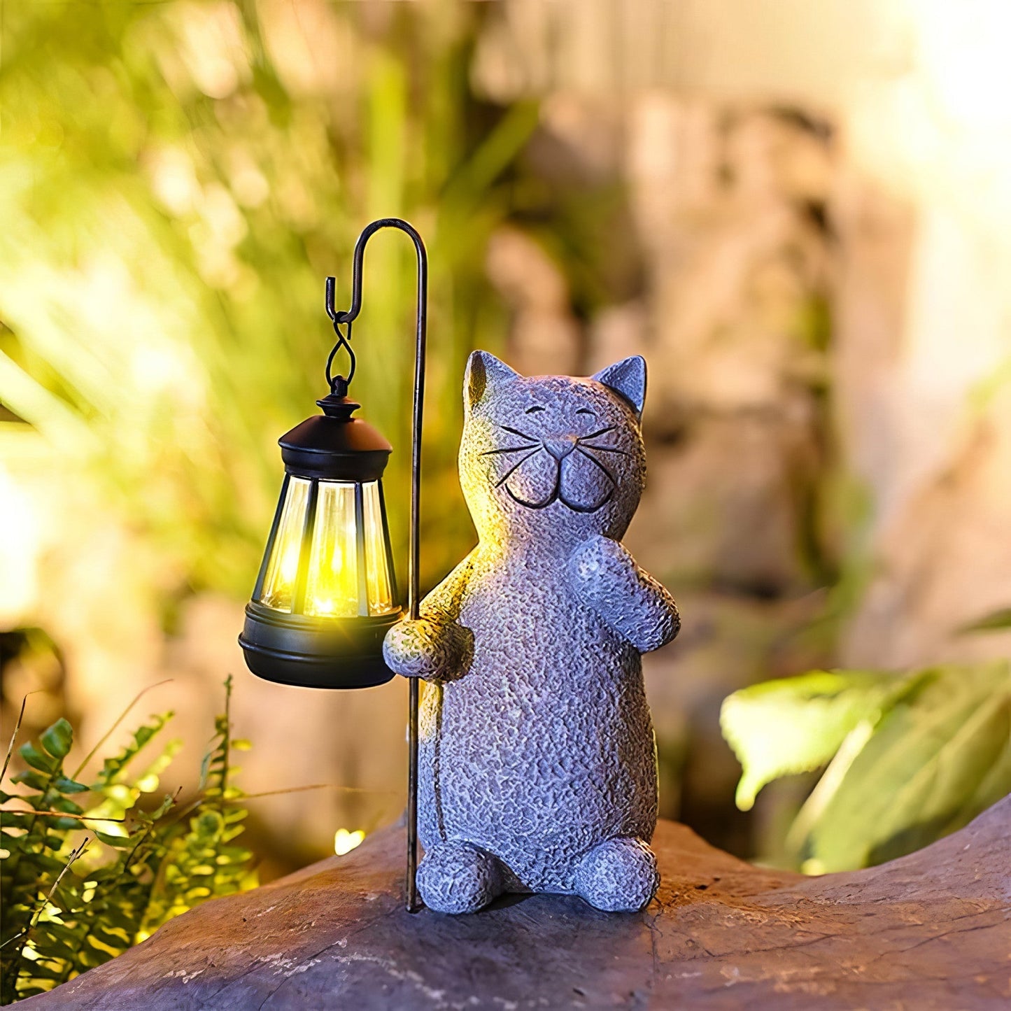 GoldenePfoten: Verspielte Katzen-Tischlampe in Goldoptik