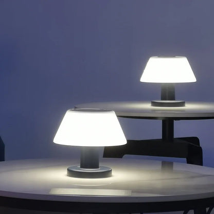 SolLicht: Solar-Tischlampe für stimmungsvolle Beleuchtung drinnen und draußen