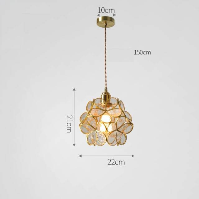 Petal-Glühe: Elegante Pendelleuchte mit blütenförmigen Glaselementen