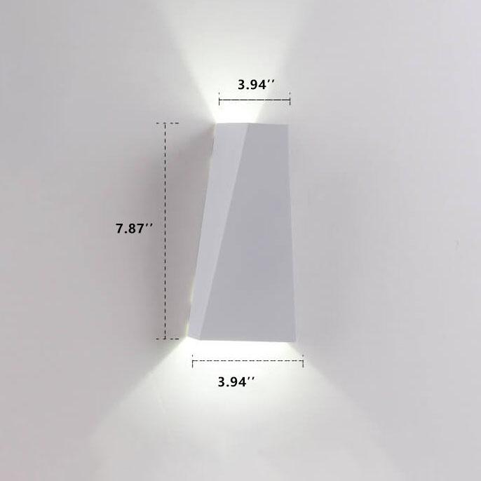 Trapezförmige Außenwandleuchte Mit Zwei LEDs