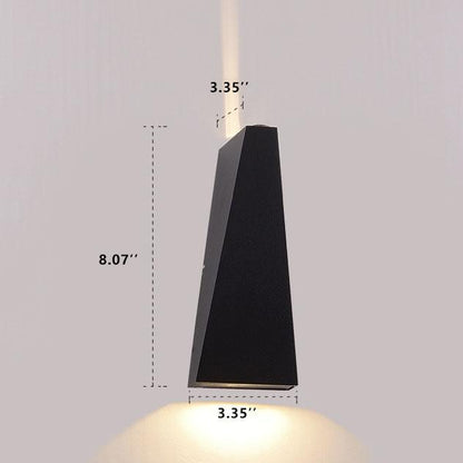 Trapezförmige Außenwandleuchte Mit Zwei LEDs