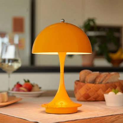 LumeAura: Elegante, wiederaufladbare Tischleuchte