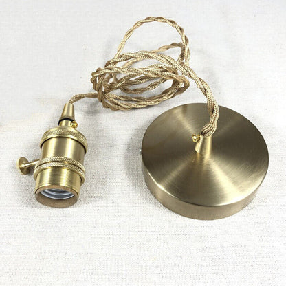 KristallAnhänger: Elegante Glas-Pendelleuchte mit zeitlosem Kristall-Entwurf