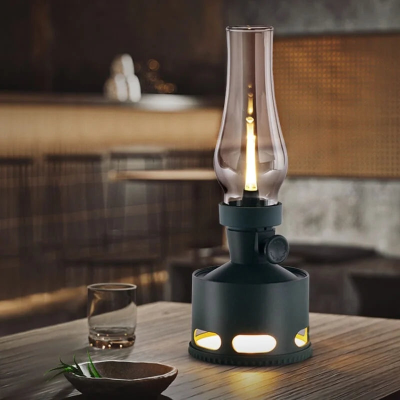 LaternenLeuchten: Vintage-inspirierte LED-Laterne mit warmem, flackerndem Licht