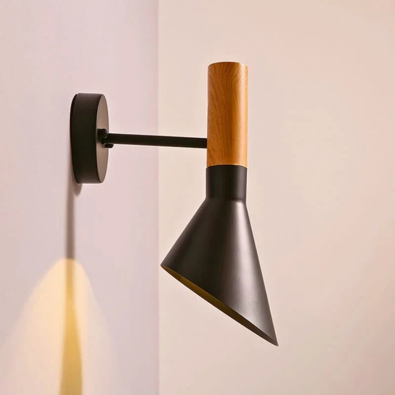 ArcusStrahl: Minimalistische LED-Tischlampe mit Elegantem Bogen