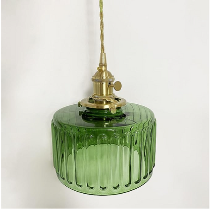 KristallAnhänger: Elegante Glas-Pendelleuchte mit zeitlosem Kristall-Entwurf