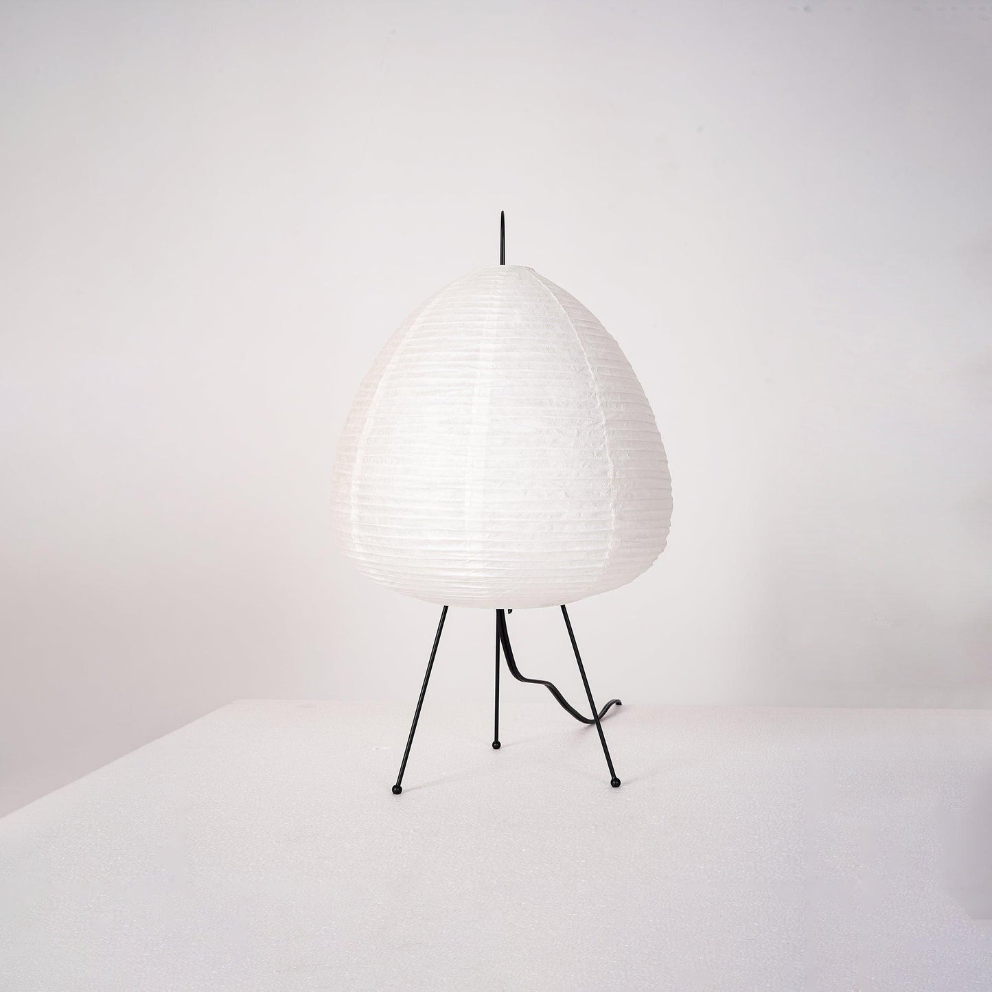 LumiBiegung: Tischlampe aus Washi-Papier mit Sanftem, Diffusen Lichtschein