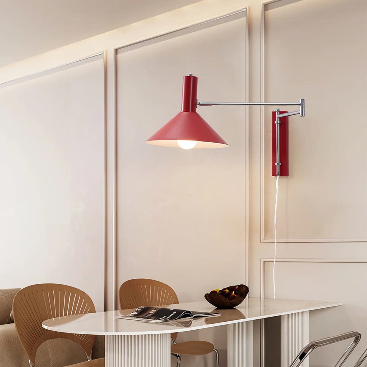 Moderne Platzsparende Steckwandleuchte