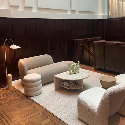 Minimalistische Bogenstehlampe