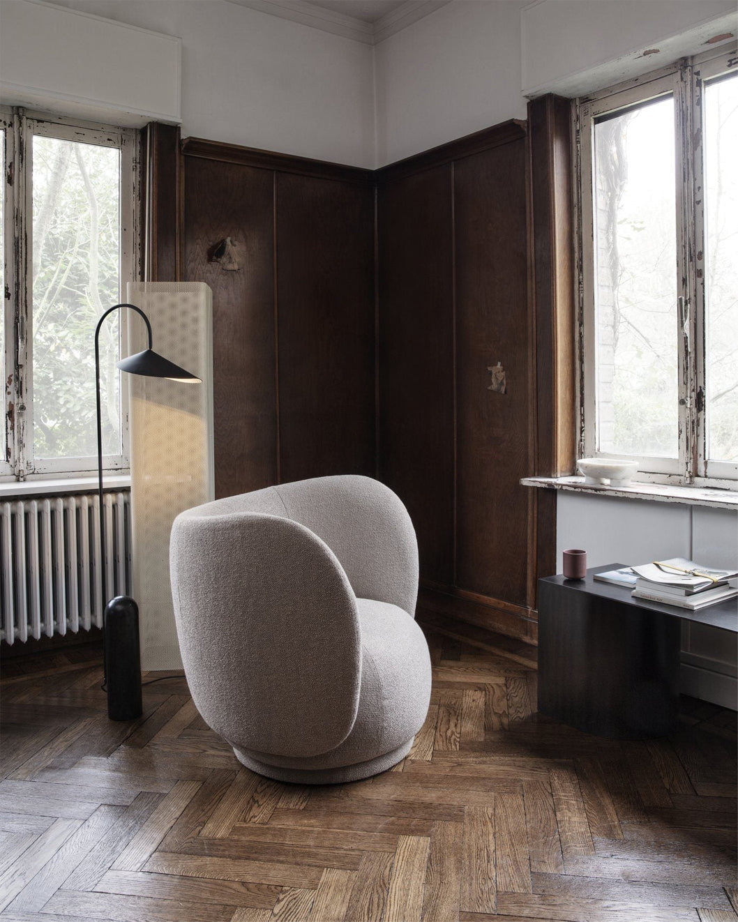 Minimalistische Bogenstehlampe