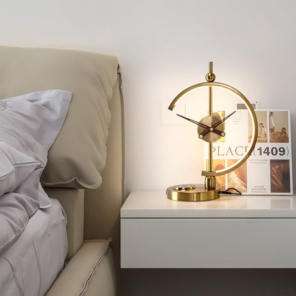Vintage Inspirierte LED Tischlampe Mit Klassischer Uhr