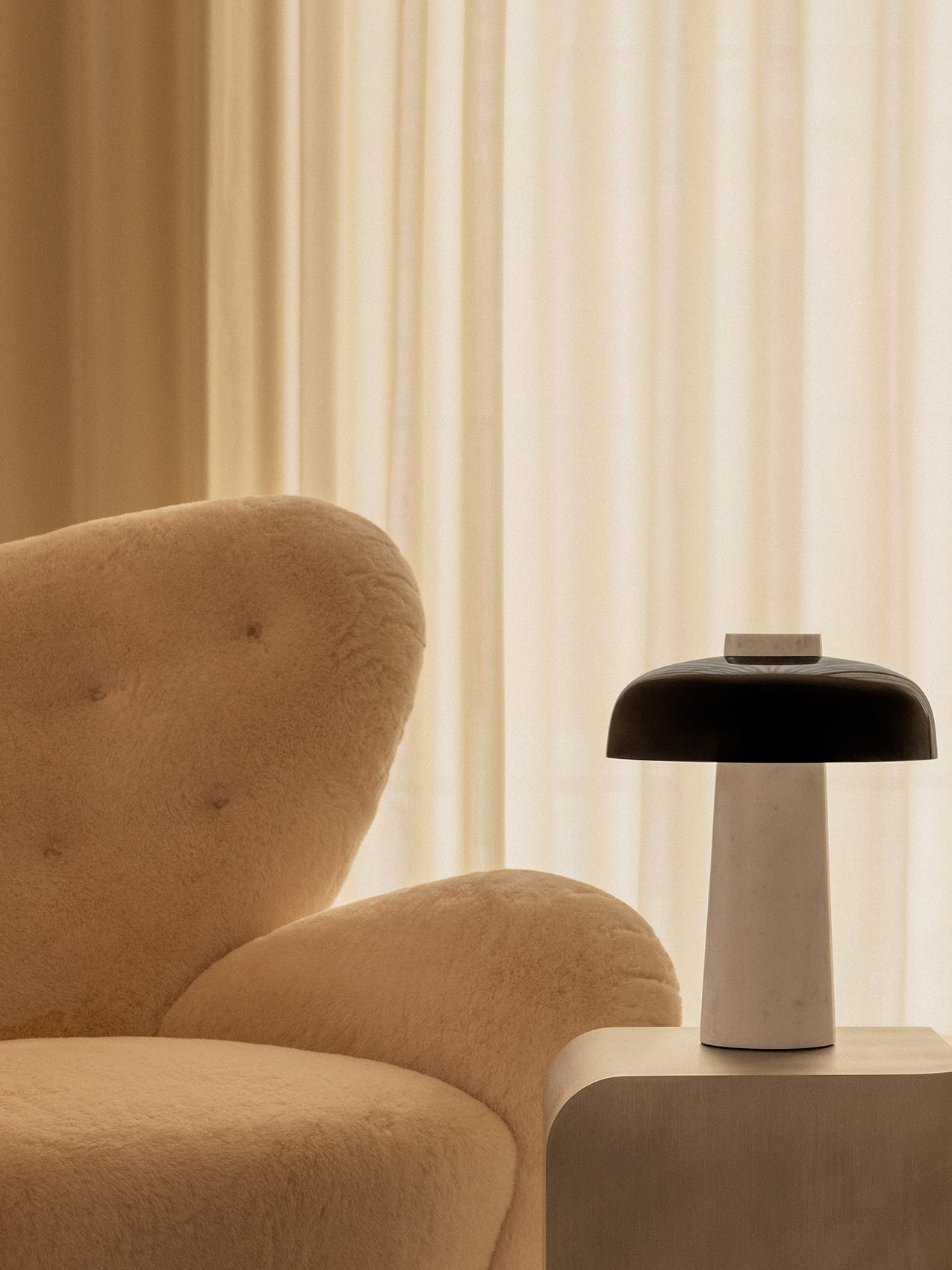 Minimalistische Skulpturale Tischlampe