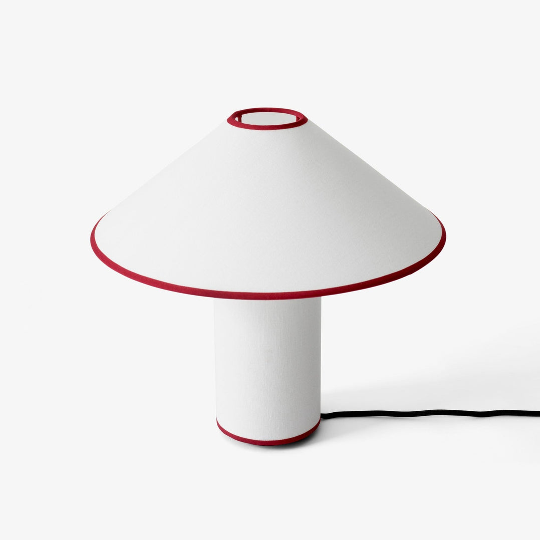 KristallLeuchten: Elegante Tischlampe mit funkelndem Kristall-Effekt