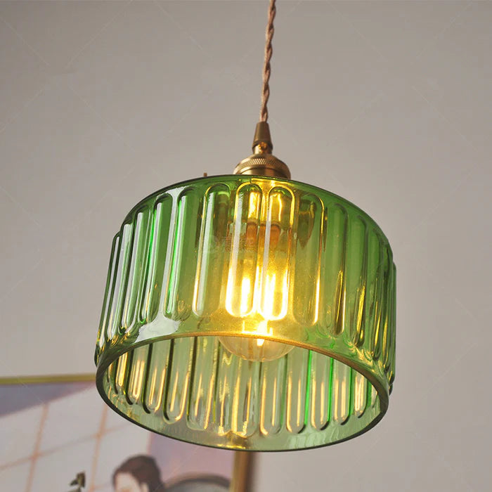 KristallAnhänger: Elegante Glas-Pendelleuchte mit zeitlosem Kristall-Entwurf