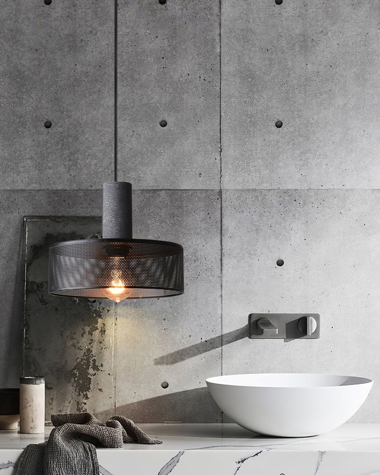 Minimalistische Pendelleuchte im Industriestil