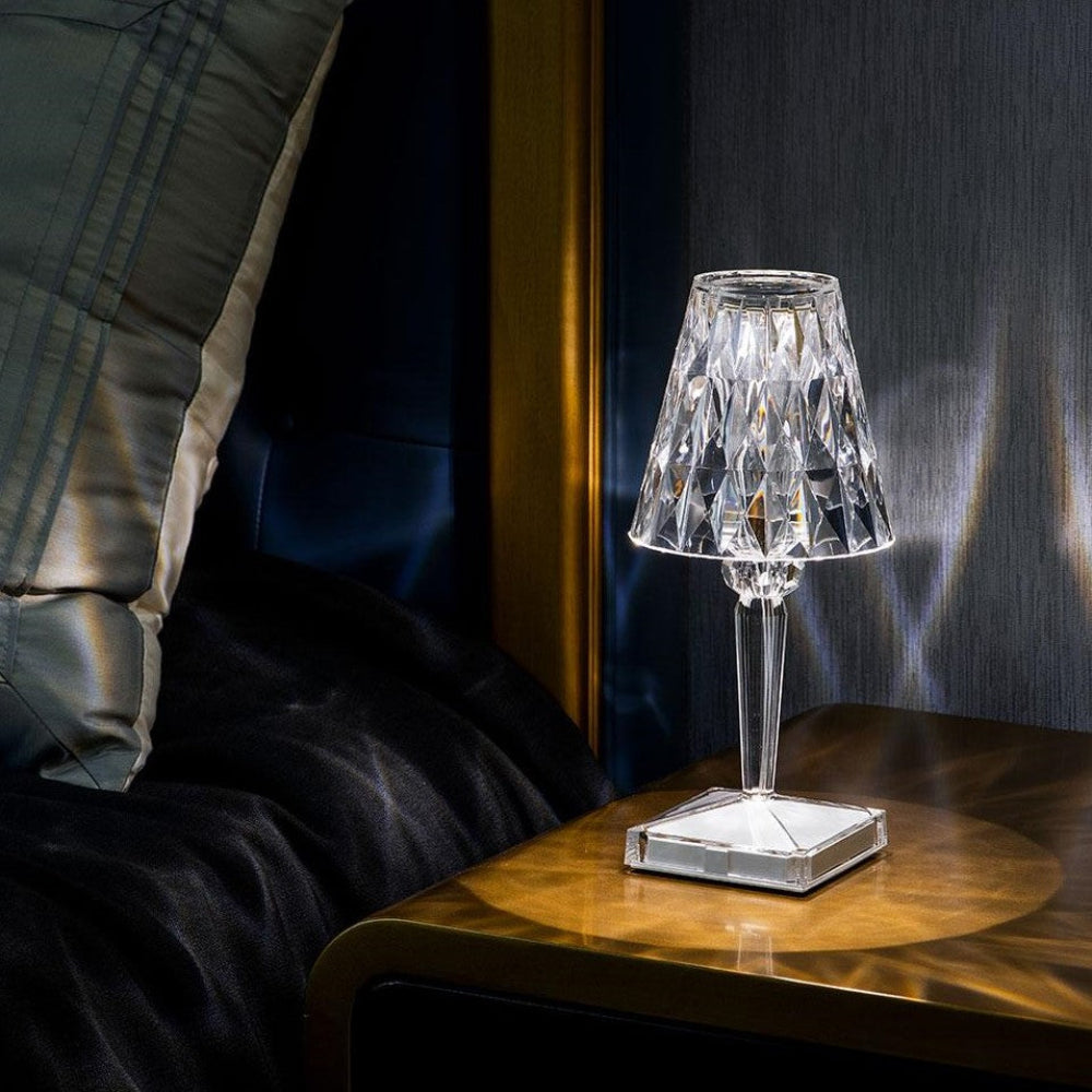 Minimalistische Wiederaufladbare LED Tischlampe