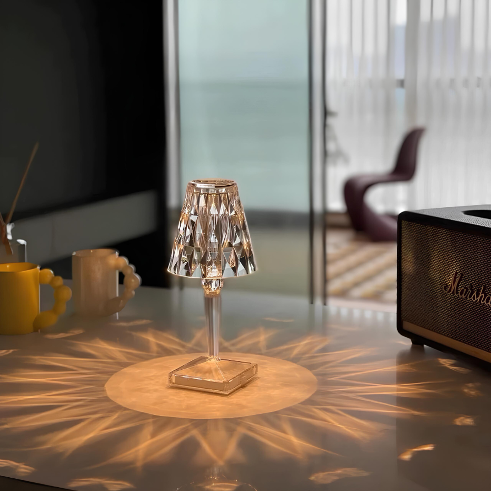 Minimalistische Wiederaufladbare LED Tischlampe