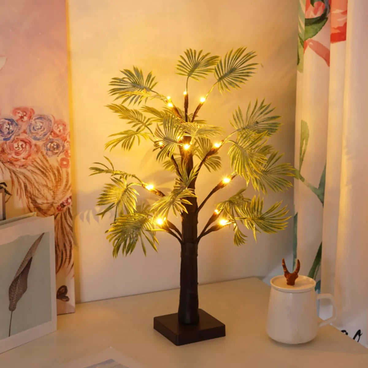 PalmenGlanz: Strahlende LED-Lichter in Palmenblatt-Optik