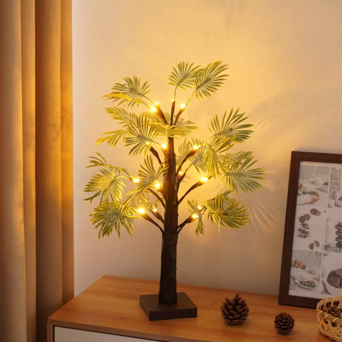 PalmenGlanz: Strahlende LED-Lichter in Palmenblatt-Optik