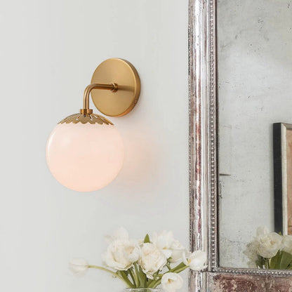 Runde Vintage Wandleuchte Mit Blumenförmiger Kappe