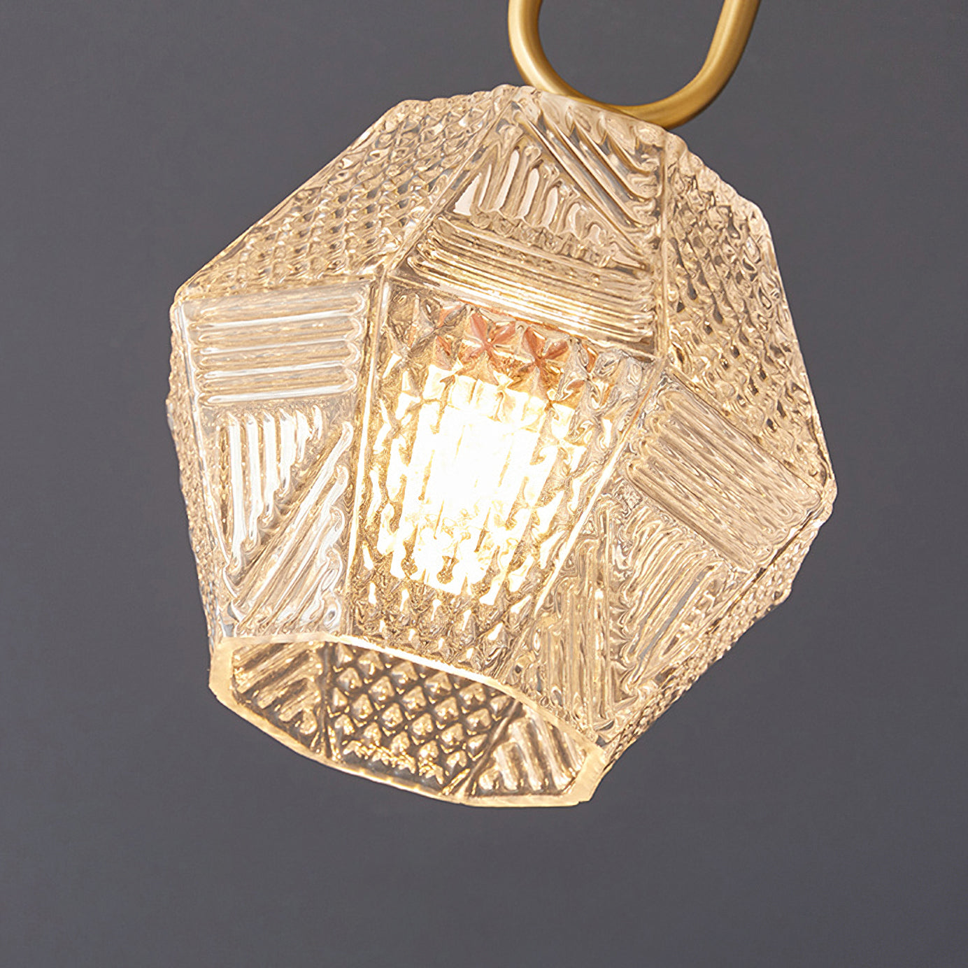 Deckenleuchte in Diamantform