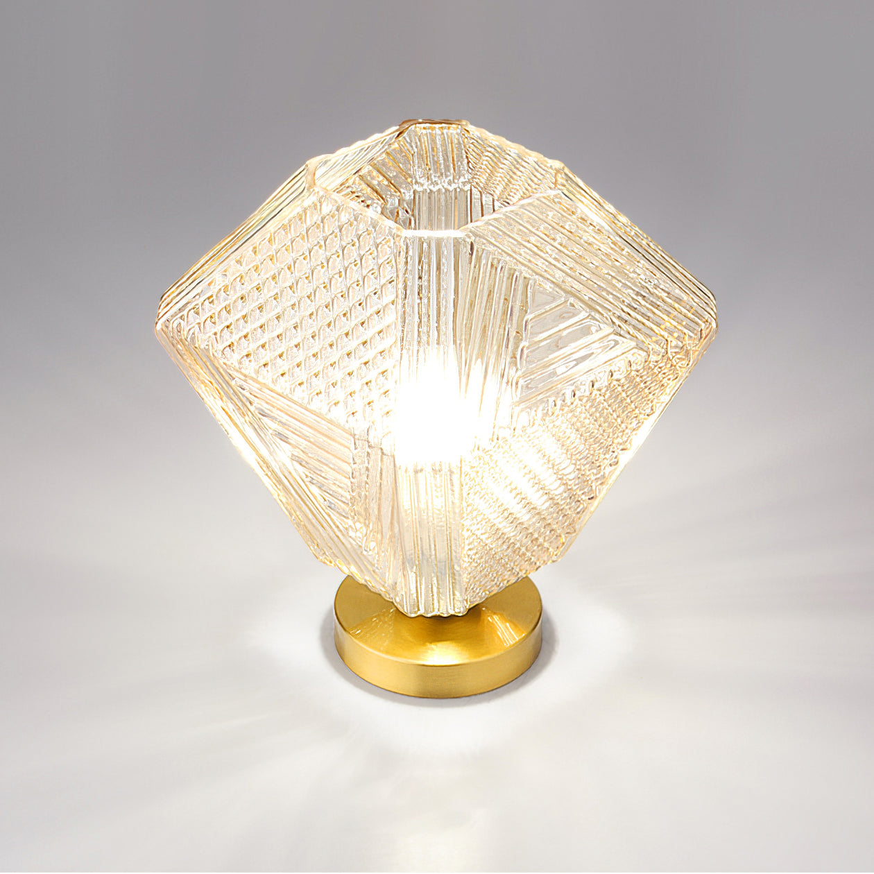 Deckenleuchte in Diamantform