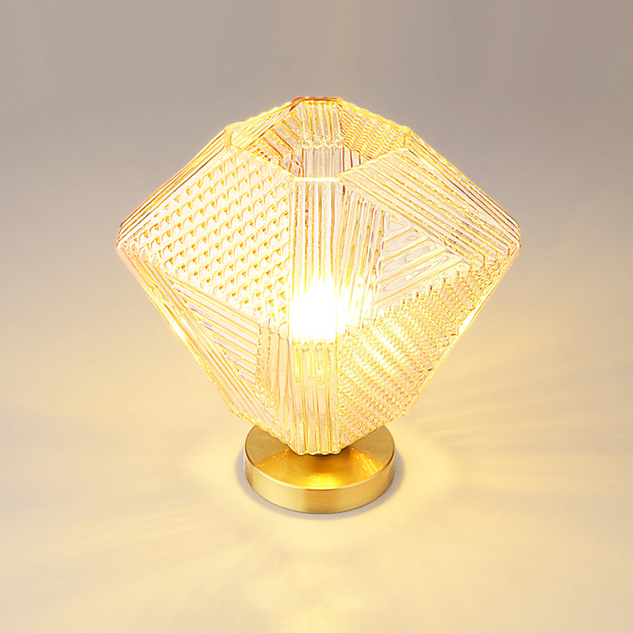 Deckenleuchte in Diamantform