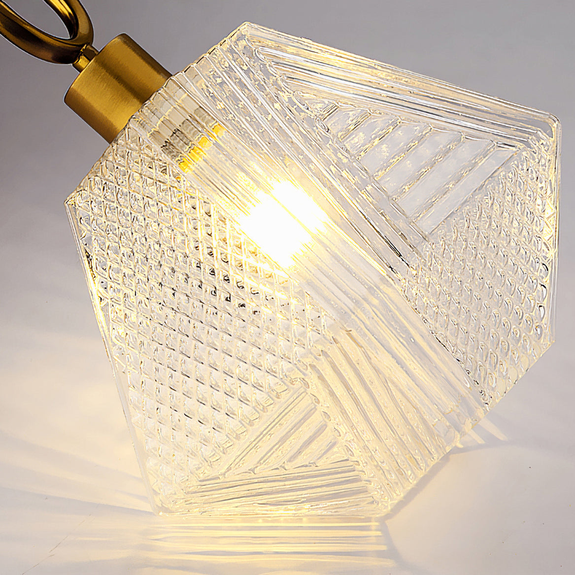 Deckenleuchte in Diamantform