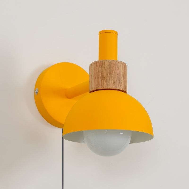 Verstellbare Wandleuchte mit Stecker