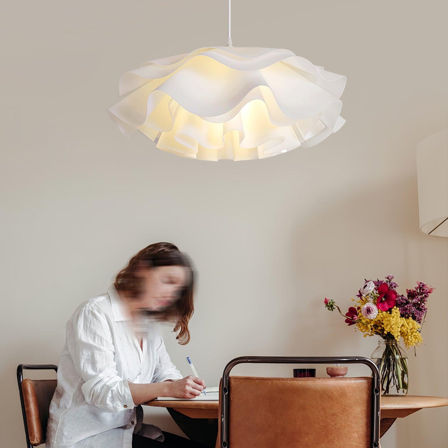 Moderne Weiße Pendelleuchten In Blumenform