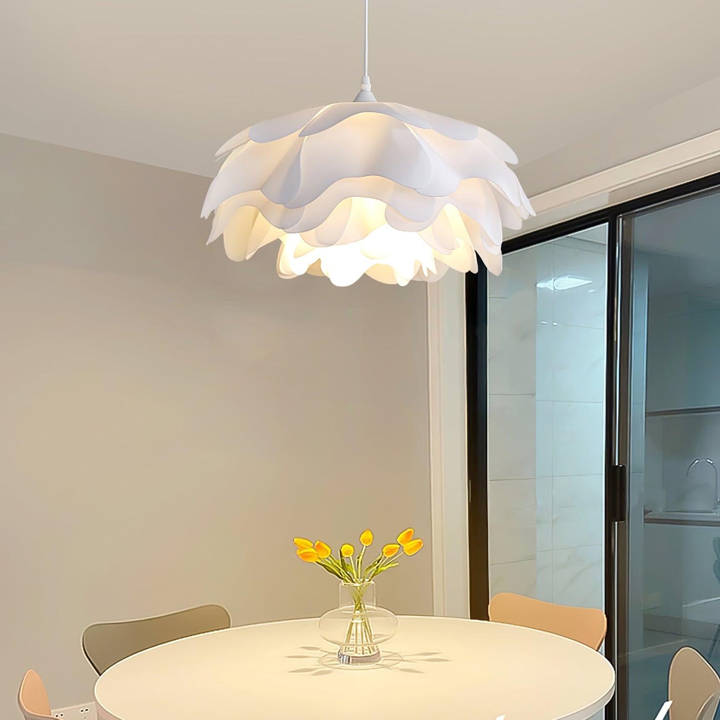 Moderne Weiße Pendelleuchten In Blumenform