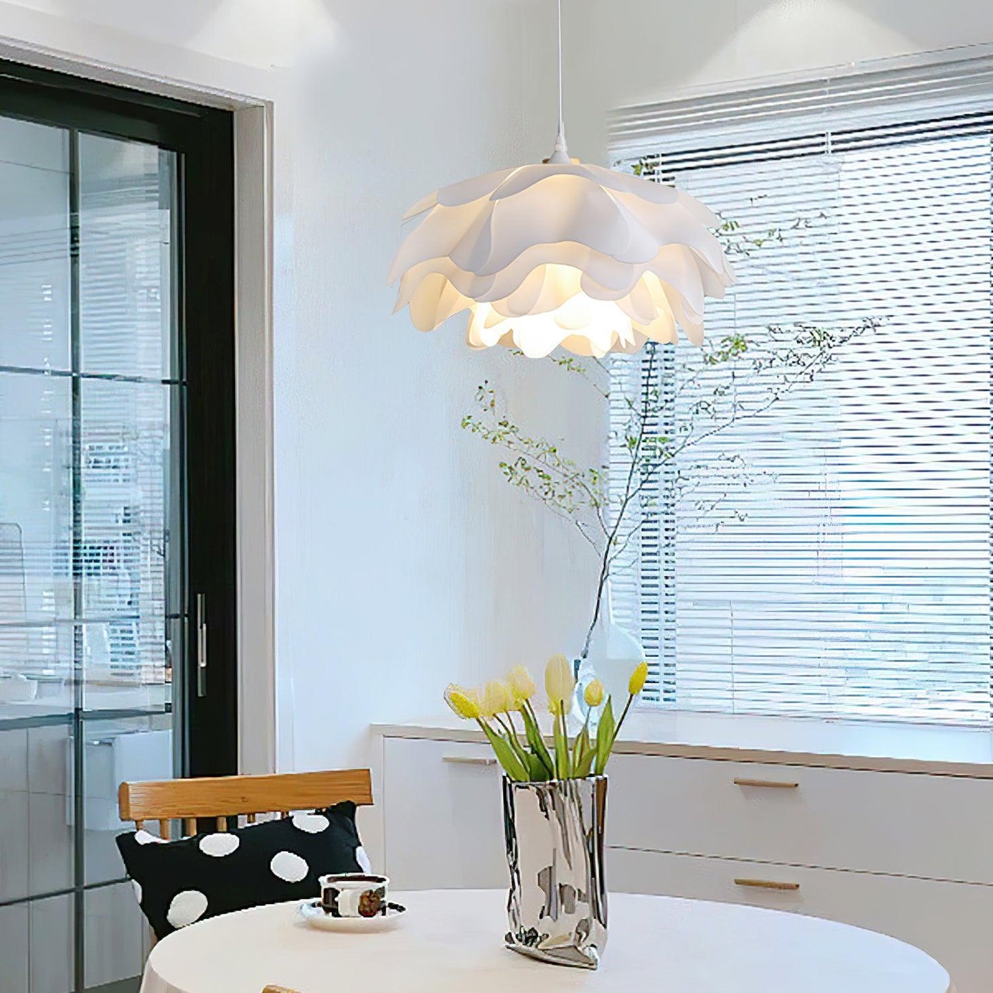 Moderne Weiße Pendelleuchten In Blumenform