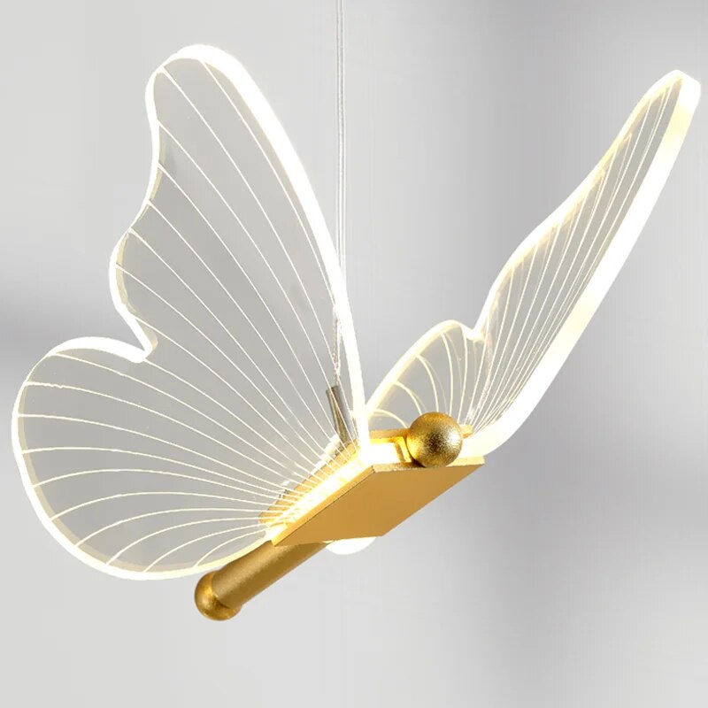 SchmetterlingGlühen: Elegante Pendelleuchte inspiriert von Schmetterlingsflügeln