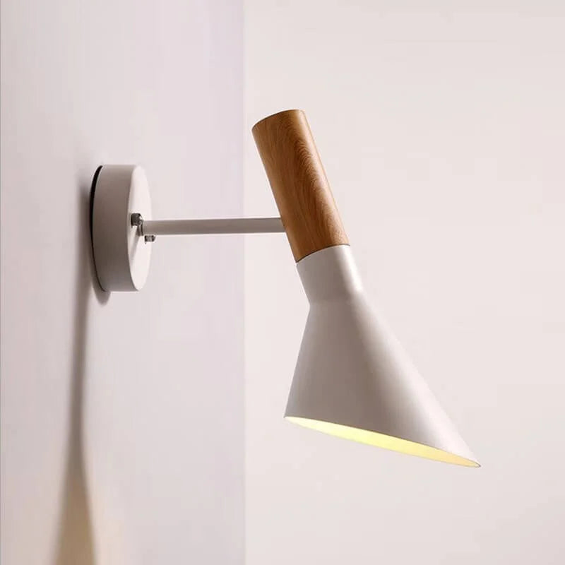 ArcusStrahl: Minimalistische LED-Tischlampe mit Elegantem Bogen
