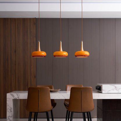 Moderne Pendelleuchte im skandinavischen Stil