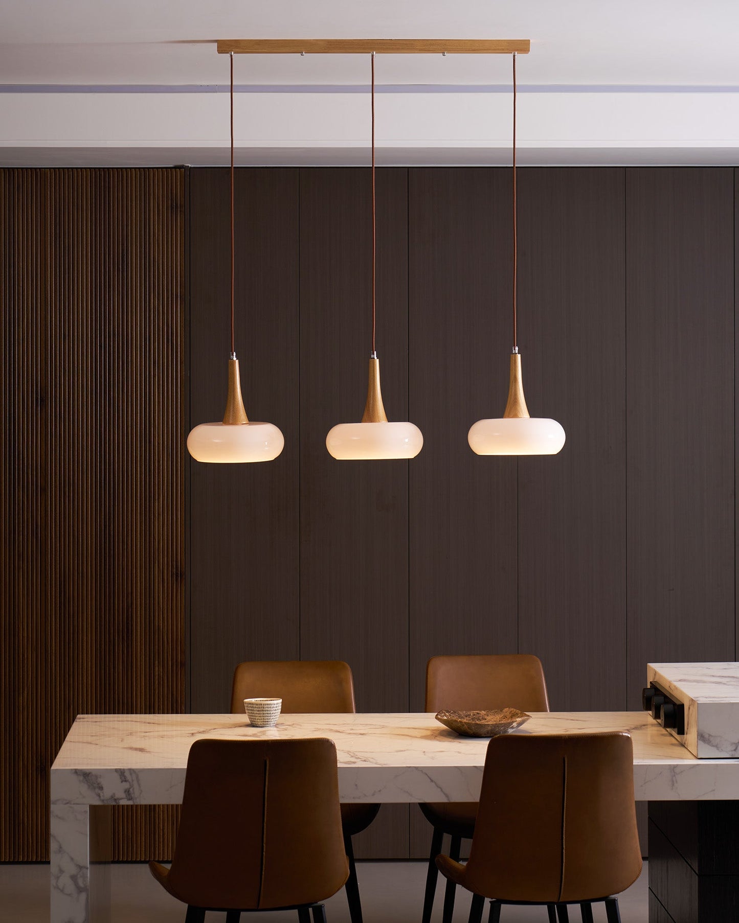 Moderne Pendelleuchte im skandinavischen Stil