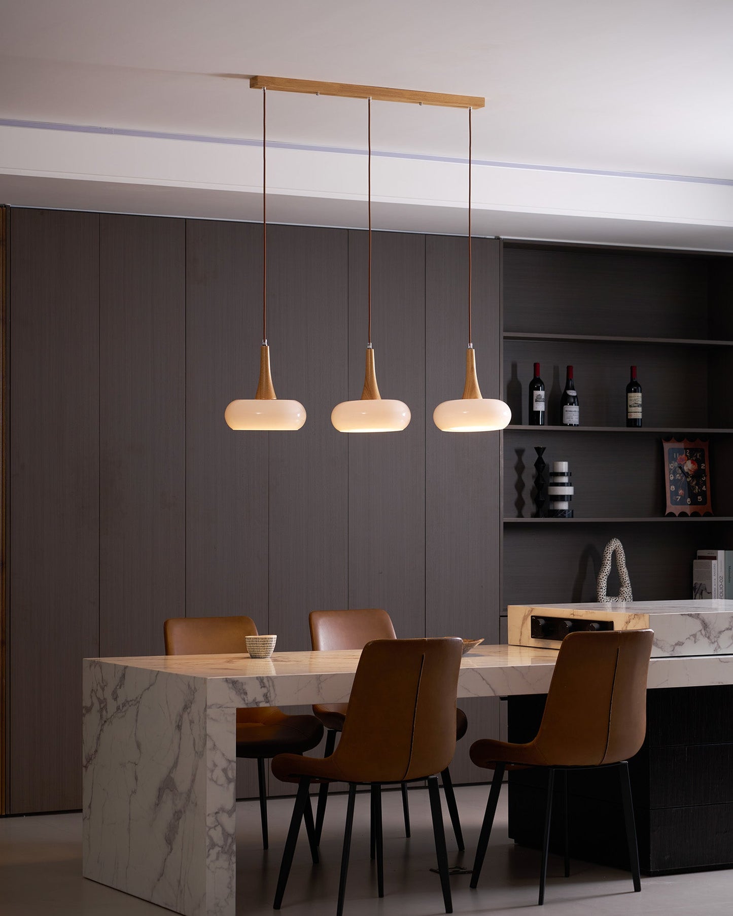 Moderne Pendelleuchte im skandinavischen Stil