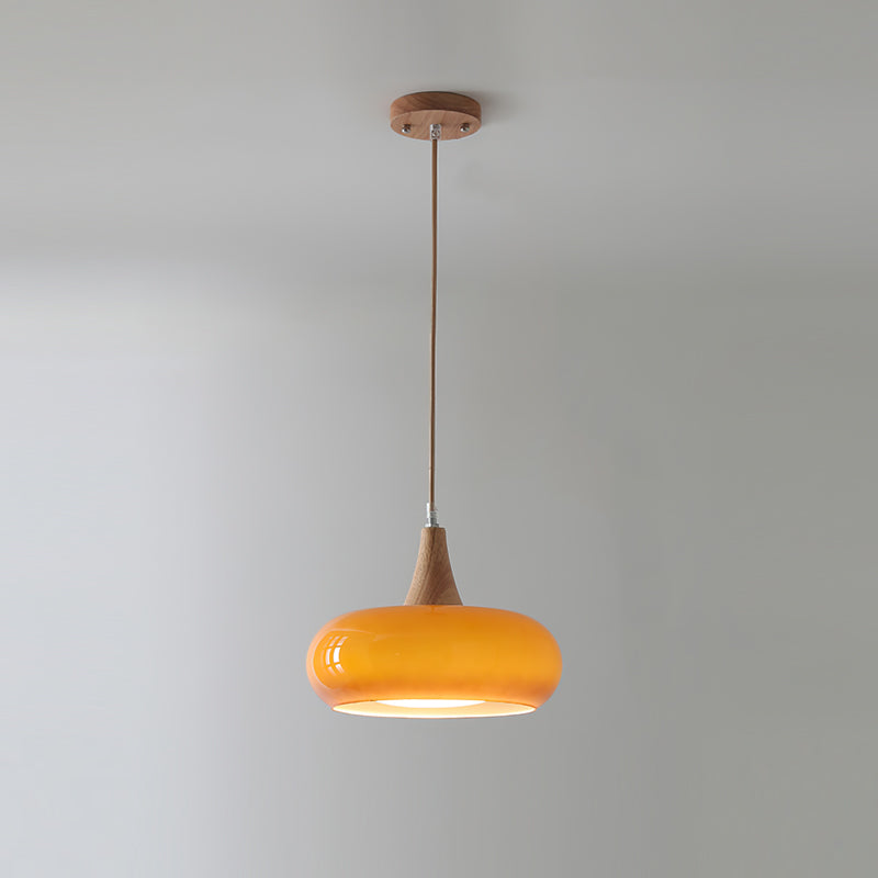 Moderne Pendelleuchte im skandinavischen Stil