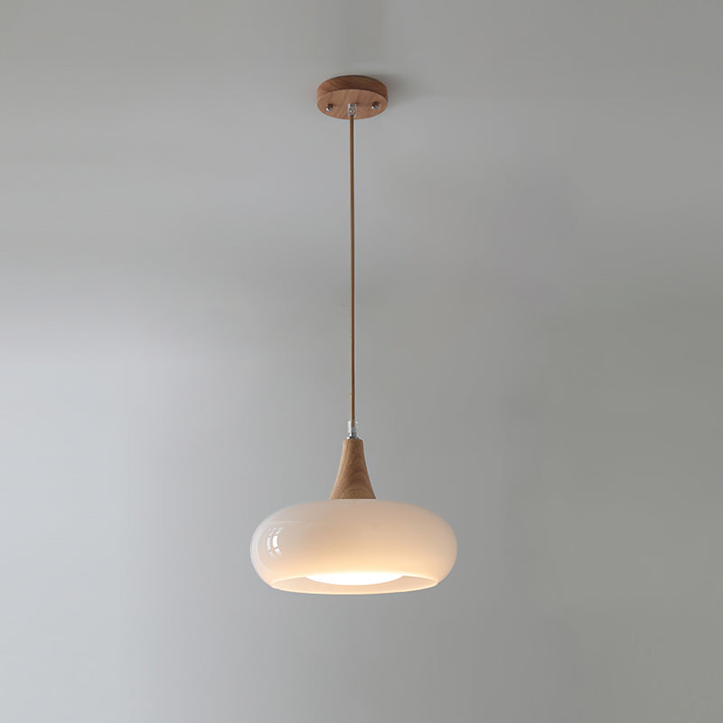 Moderne Pendelleuchte im skandinavischen Stil