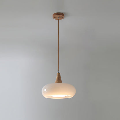 Moderne Pendelleuchte im skandinavischen Stil